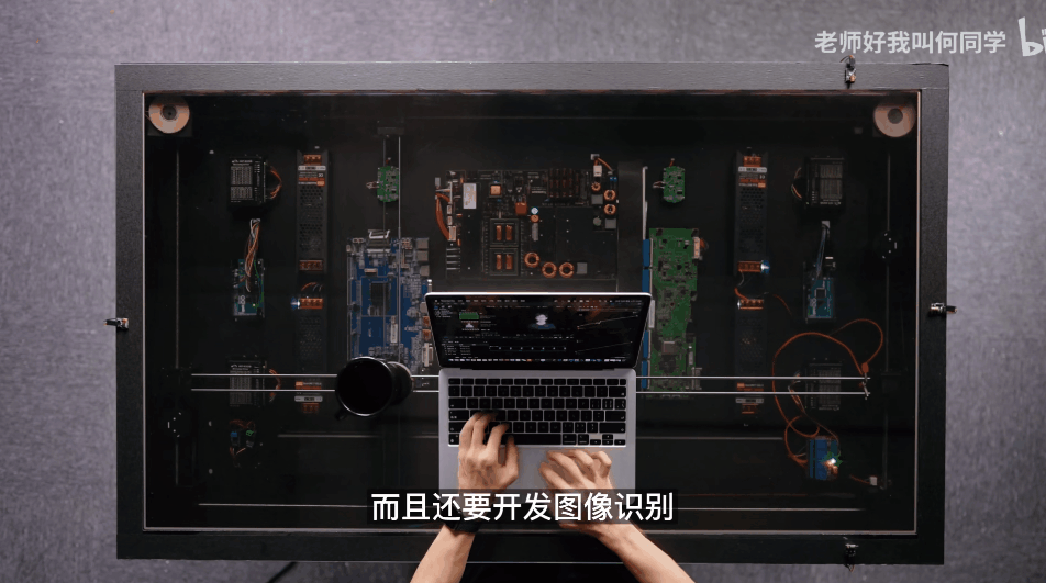 5946f8ebdde207748de76738ea828cb0.gif