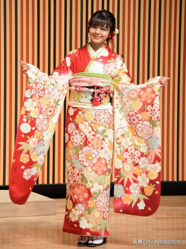 akb48_日本国民女团akb48成人礼,42名成员身穿和服参与庆祝