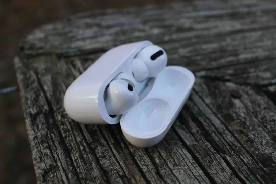 AirPods Pro的降噪功能让你体验更好，那么如何打开这个功能