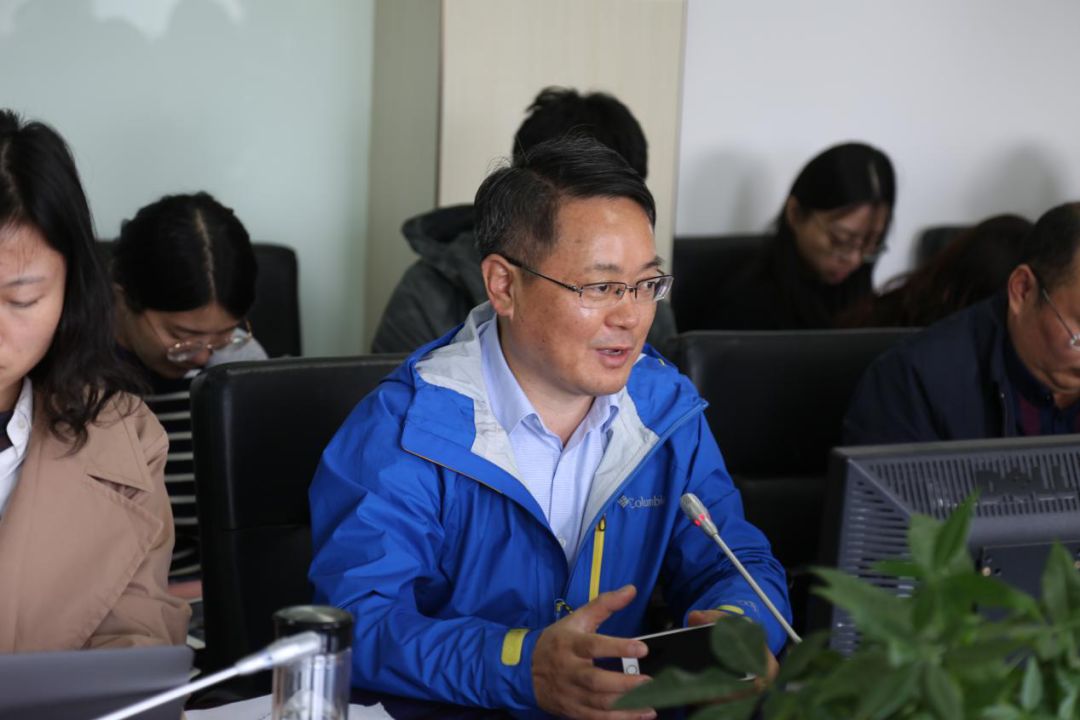 讲座结束后,骆正林老师对本次讲座进行了总结,他鼓励同学们要燃起学术