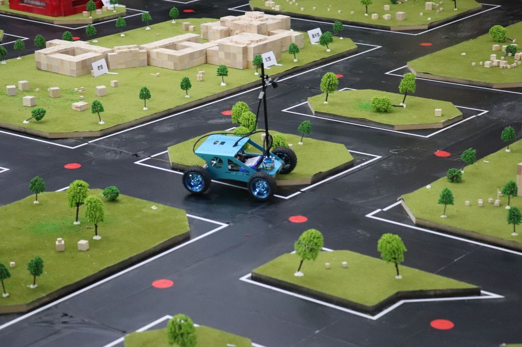 赛道周围的装饰,景观,建筑,都会对智能小车造成视觉干扰.