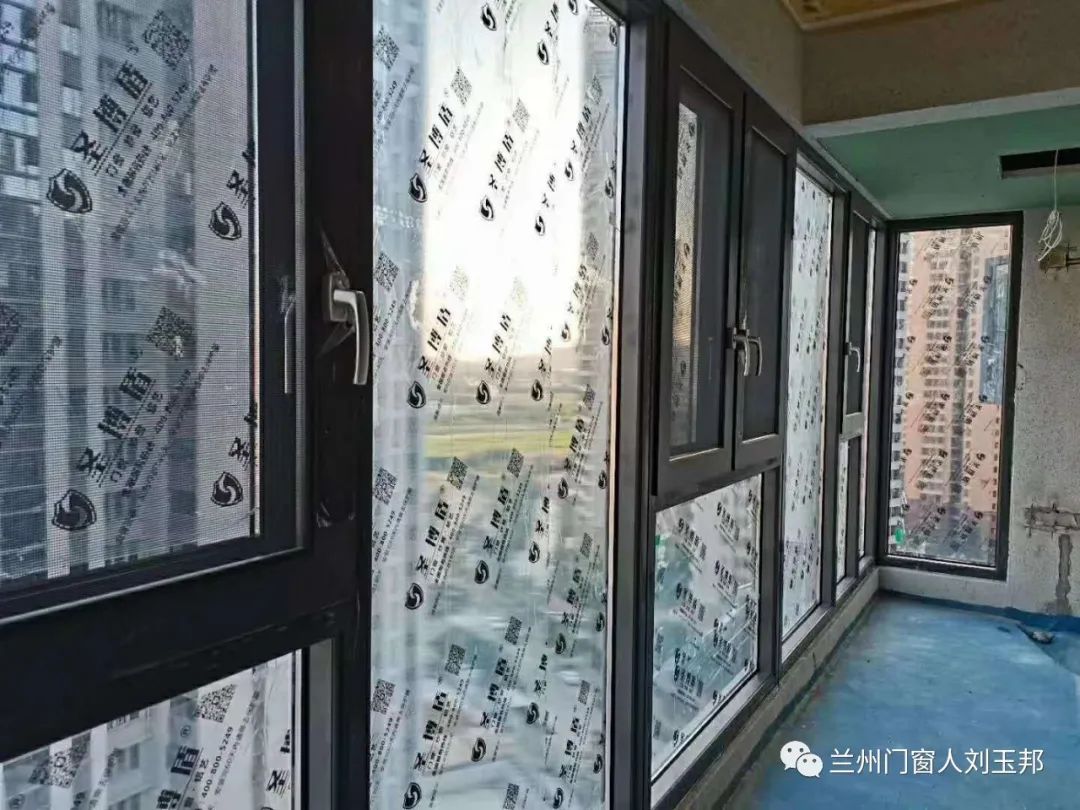 如何给门加锁 65c1346fed6237c4f03c626ffd073b22.png