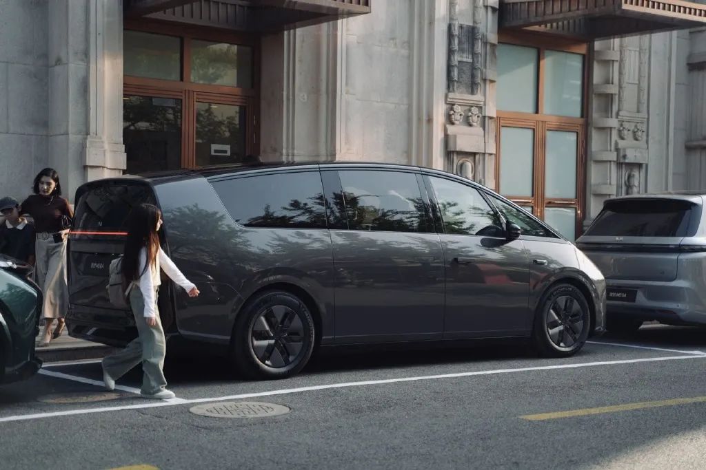 理想牌公路高铁mega它来了!热梗又双叒爆了-csdn博客