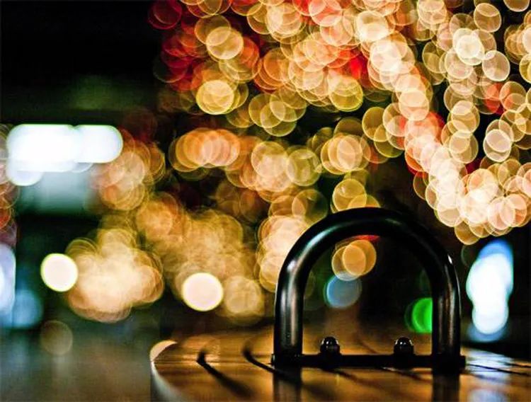 拍照背景虚化怎么拍出高级感 6a2c82eefd5199dedc006473e281f9af.png