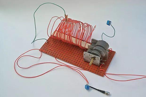 天线进行远距离通信系统搭建传统接收机都是以滤波器,混频器,放大器等