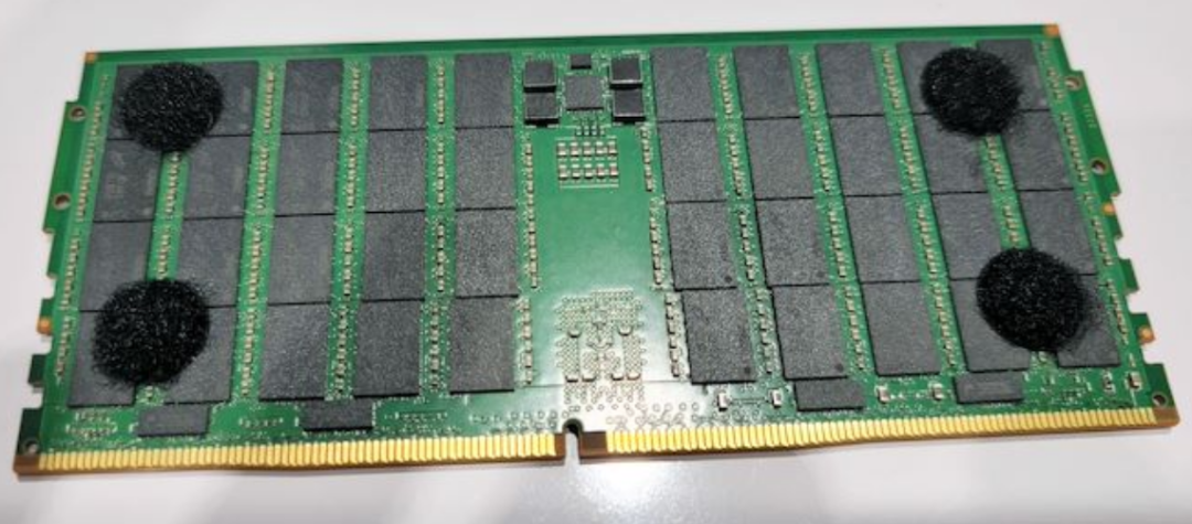 Micron  256 GB DDR5-8800 MCR DIMM：适用于大型服务器的大型内存