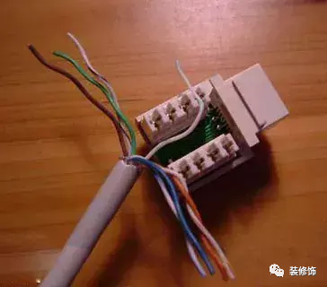 两根硬铜线并线接插座_电工必备水晶头网线和网线插座接法制作过程