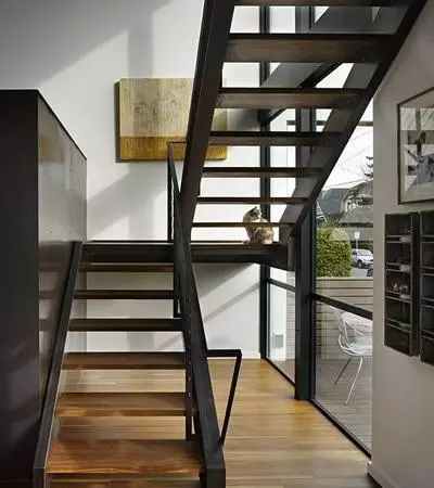 rpgmvp图片怎么看_木楼梯装修图片,告诉你怎么安装实木楼梯更好看!