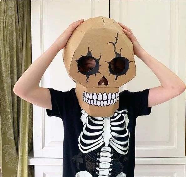 纸箱机器人怎么涂色她带俩娃爆改纸箱瞎胡闹这样的妈妈简直世界第一