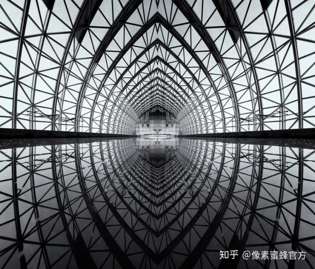 拍照如何反光 723de77a6a6694f37bc74205c7644238.png
