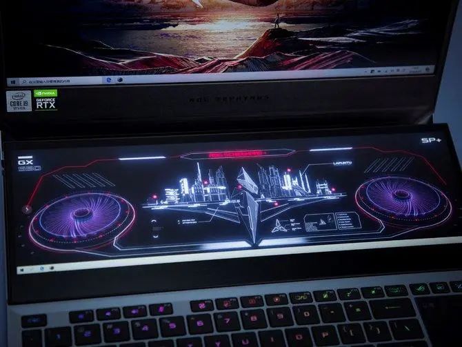 程序默认在副屏显示让人惊艳的双屏显示效果rog冰刃双屏游戏本体验