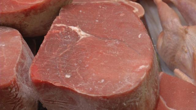 胎繁殖,生长速度缓慢,从小牛到商品牛出栏需要2年左右,牛肉价格一般不