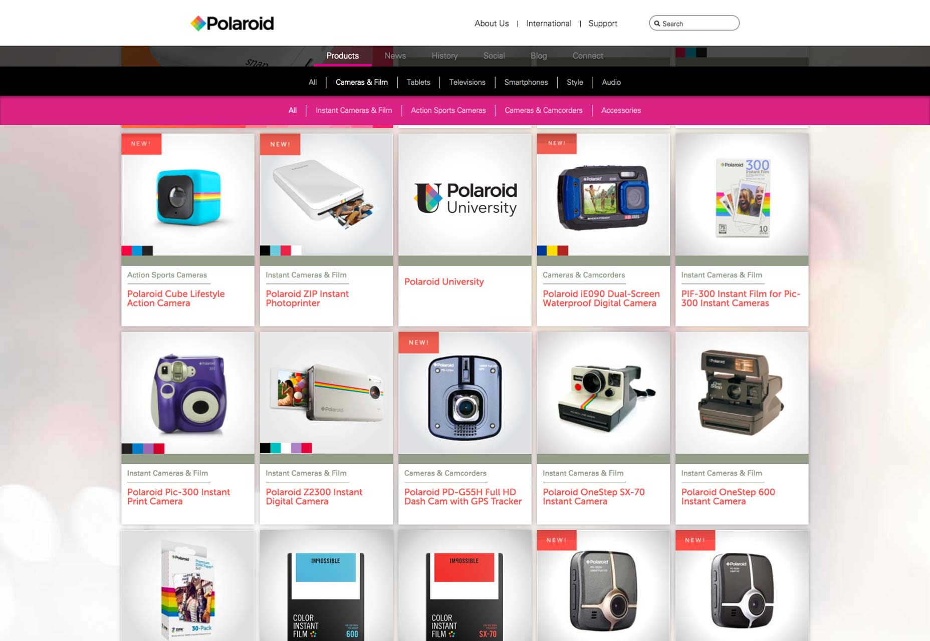 themesawwwardscssdsgnaiga这种卡片式的布局风格正在设计潮流的巅峰