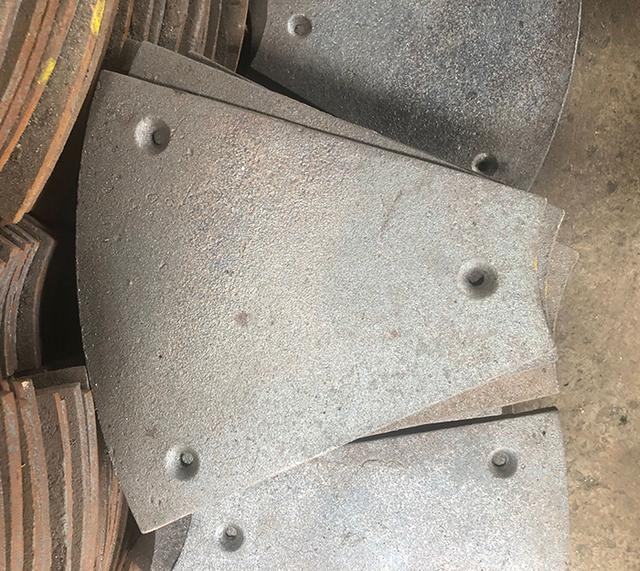 js带开关的时钟_昌利js系列混凝土搅拌机衬板配件