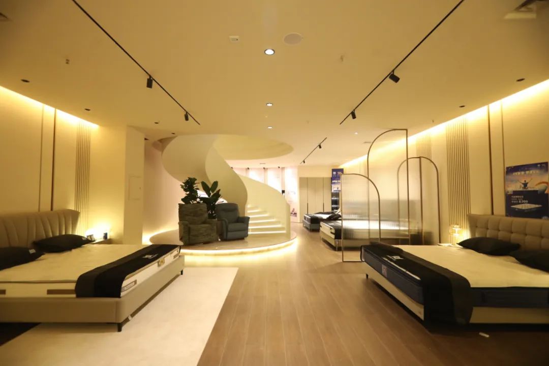 重视!我国儿童青少年近视患病率已超60%,低龄触网严重,睡眠不足 | 美