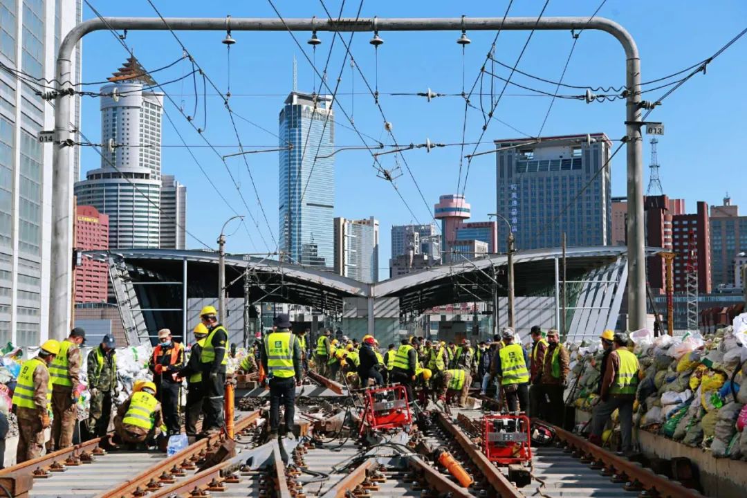 20更换节点震撼大连地铁3号线更换交叉渡线难得一见动图