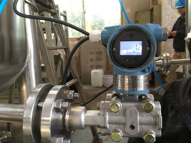 直接安装方式:压力变送器通常带1/2npt外螺纹接头,另一端引压管上一般