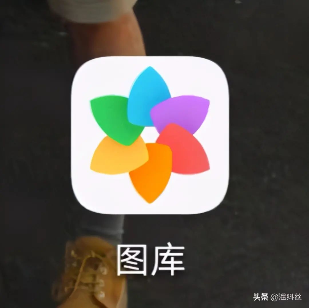 华为手机拍照后图库里无照片如何使用华为手机自带的图库创作照片拼图
