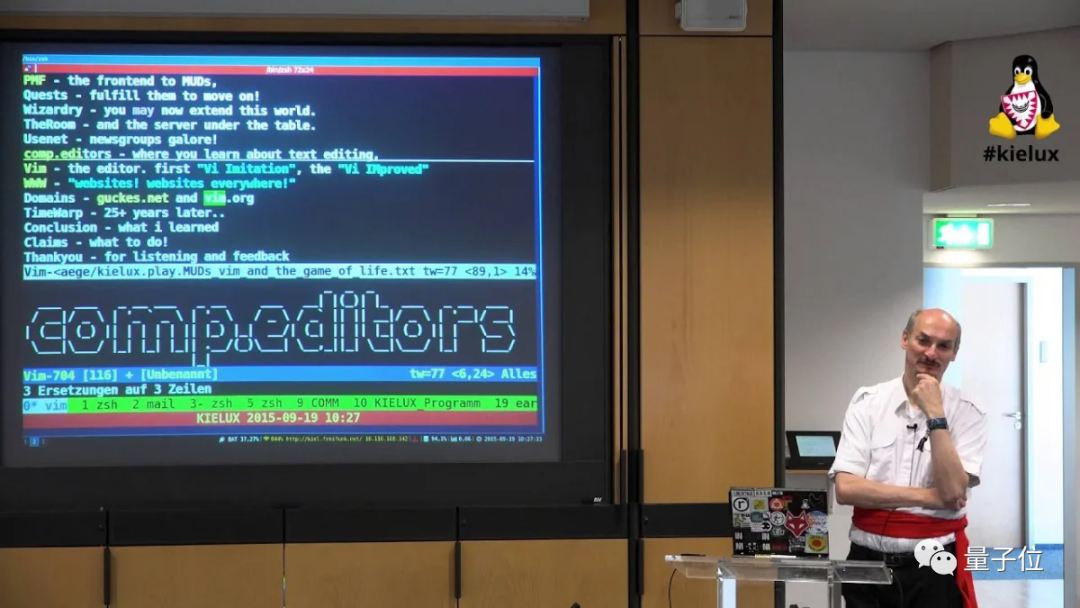 △ Sven Guckes explains the command line at Kiel Linux Days 2015