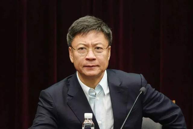 融创孙喆一父辈的光环与阴影下我反对扮演所谓的二代