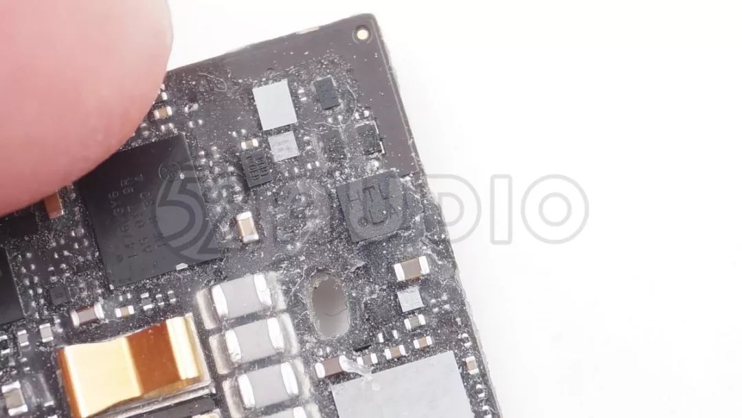 i12蓝牙耳机怎么设置成中文_拆解报告:苹果airpods二代 tws蓝牙耳机