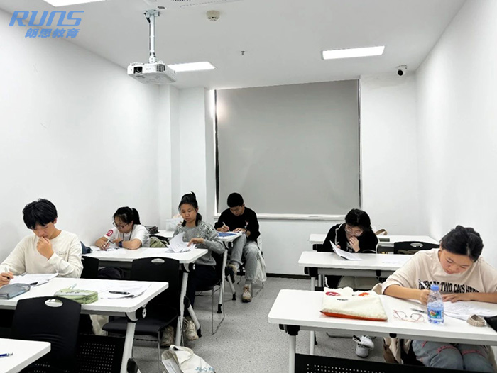 5 杭外剑高2025年招生宣讲会&全真入学模考圆满结束8.jpg
