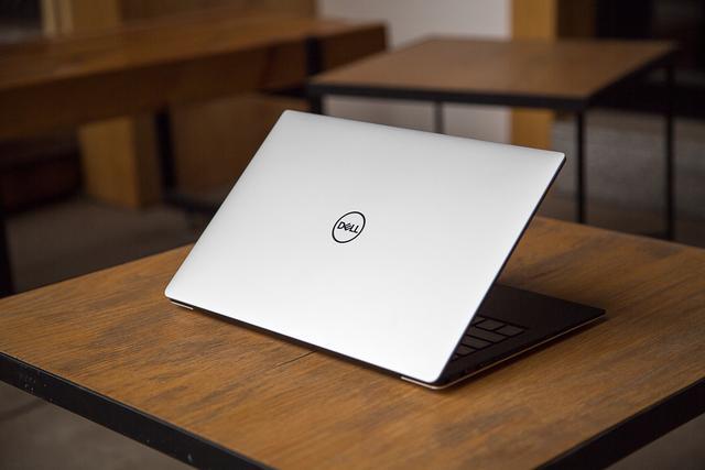 dell屏幕亮度调节不了戴尔xps137390笔电测评10代酷睿加持屏幕散热