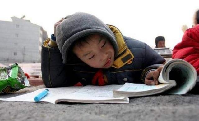 二十年后我发明了保姆机器人作文小学生作文二十年后的我走红老师看完