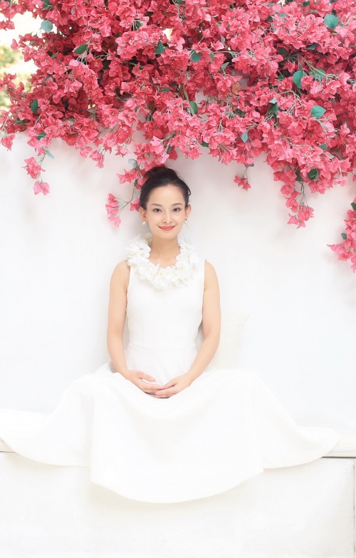 吕泉高维智慧创始人17年心灵修行与素食造就冻龄女神