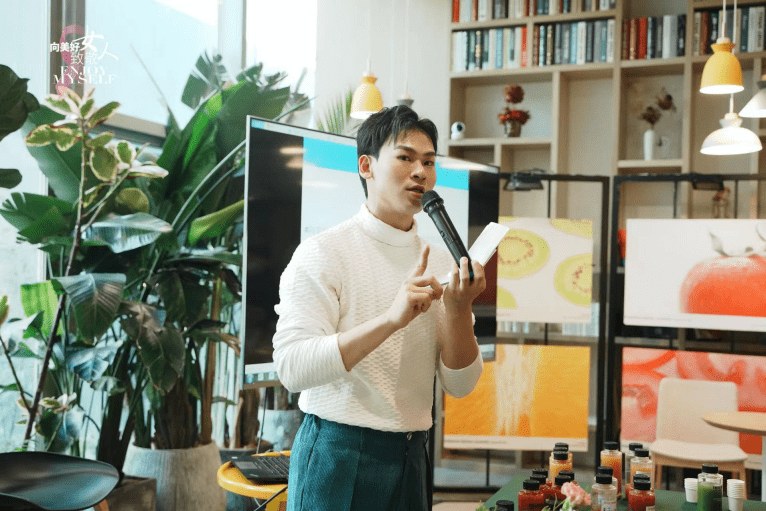 “向美好女人致敬”粉红丝带主题活动，谈水果养生之道