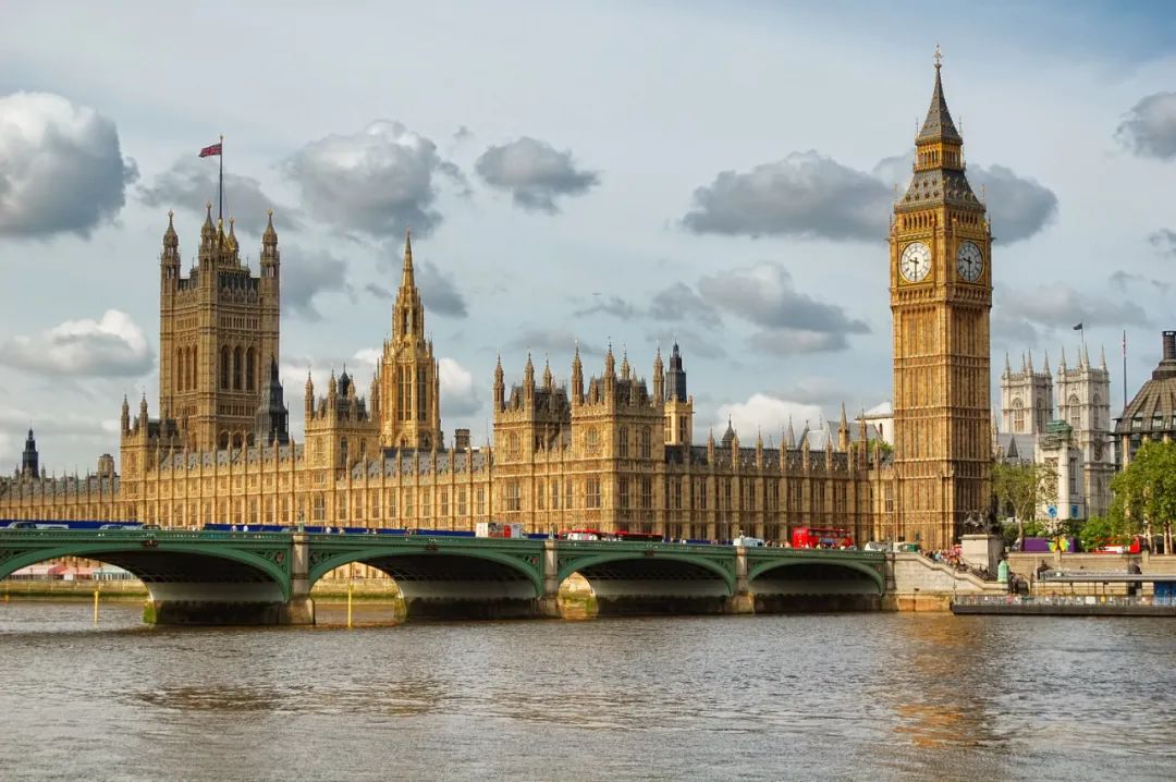 英国现在是几点(英国现在是几点钟了)