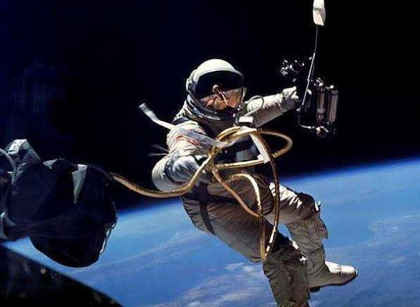 2d的公式_天体运动原理与新发现的10个数学公式，追寻宇宙的起源和引力本质...-CSDN博客