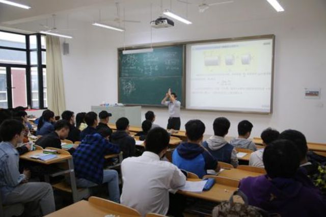 专科大学1c语言挂科,大学容易“挂科”的学科排行榜，补考比考试还难，学生要提前了解...