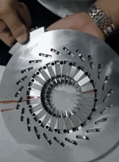 5,这是传说中的血滴子?很奇葩的设计,但的确不多,日本东方马达.