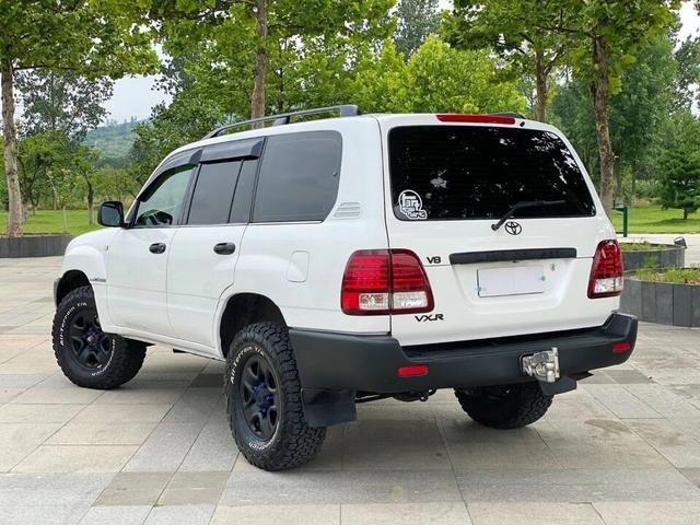 led灯串怎么摆造型最经典的丰田陆巡亮相精致圆形led灯组8缸动力四驱