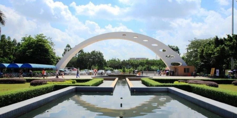 21广州大学松田学院考试人数:3177人计划招生:800人录取人数:1631人