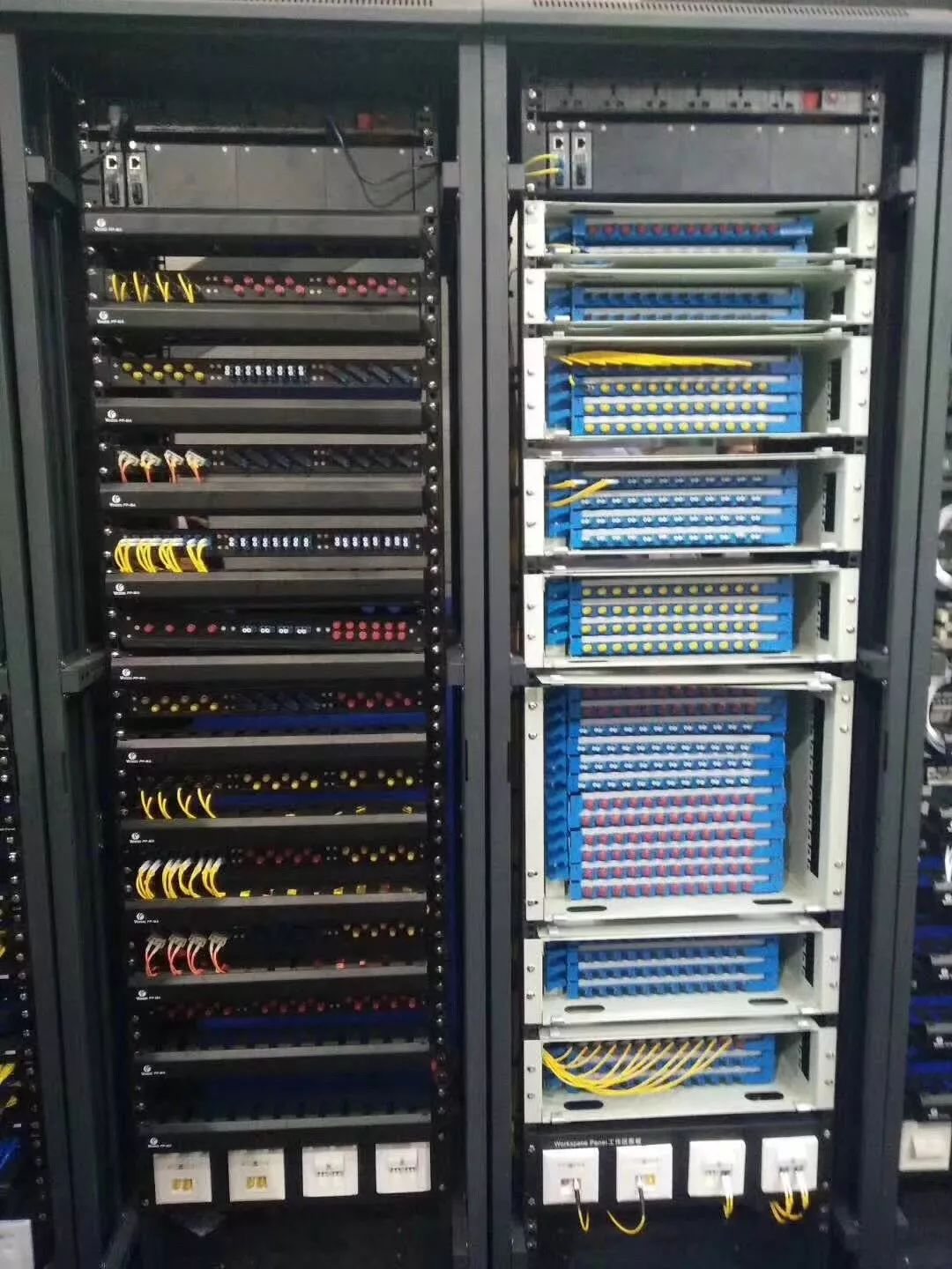 如何区分网线是几类的机柜乱一文了解清楚机柜如何理出高大上的效果