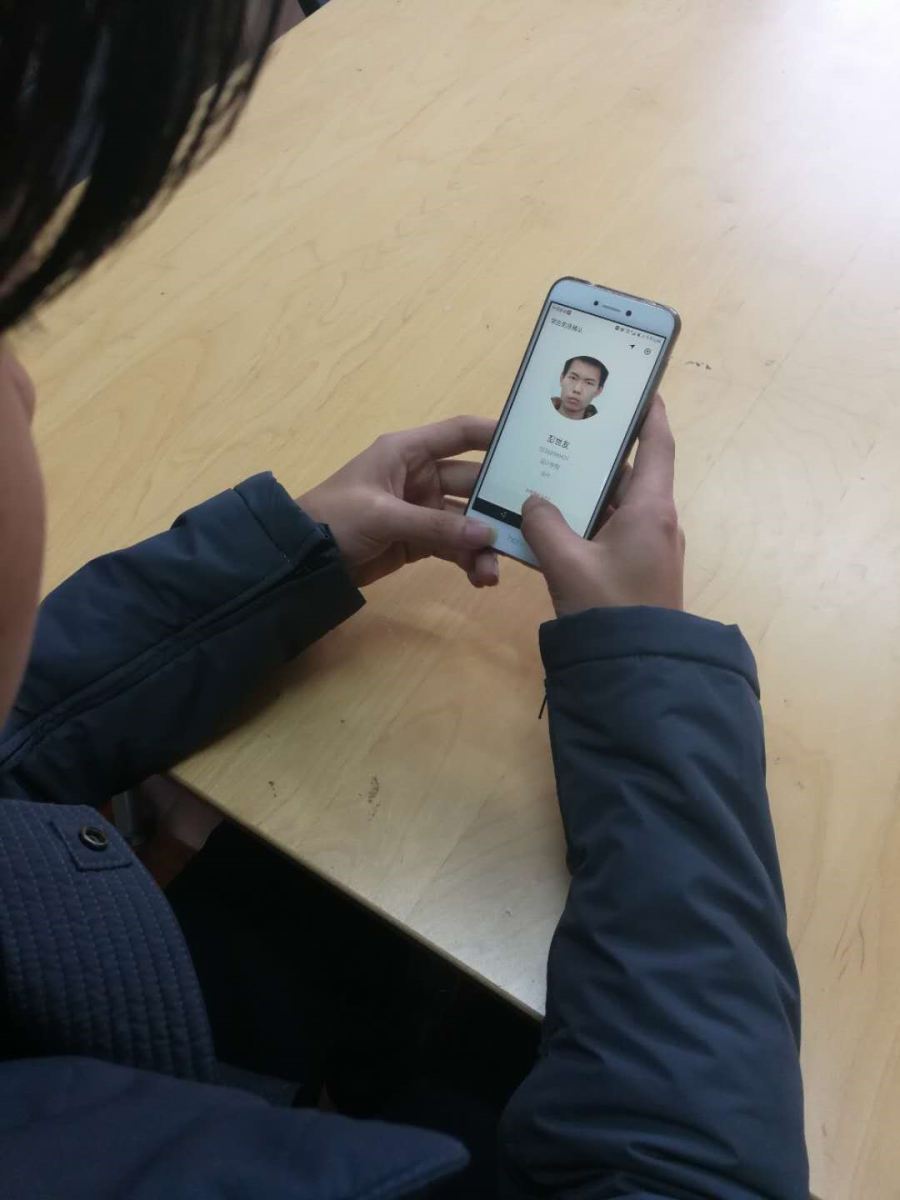 计算机学院开学报到计算机科学与软件工程学院研发的学生人脸识别报到