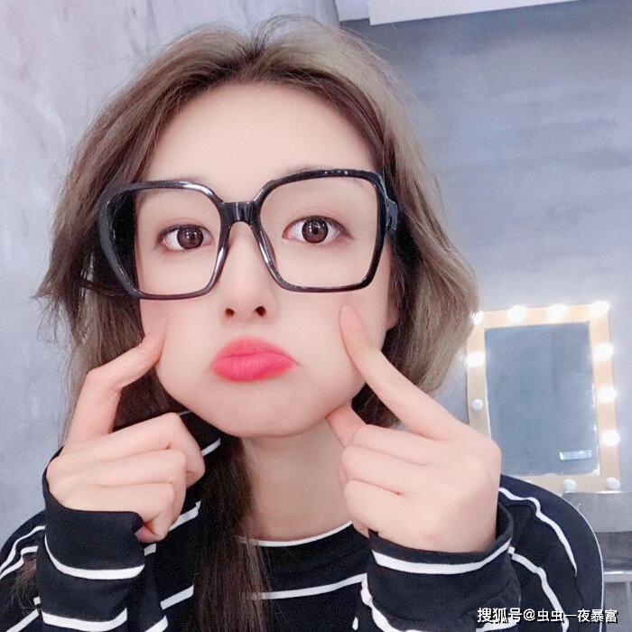 pyq沙雕自拍文案,朋友圈沙雕自拍文案