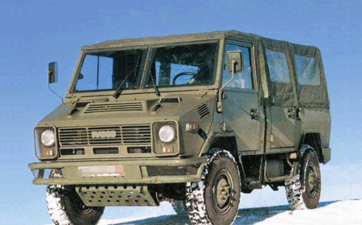 10wm,该车在公路和越野环境下都能保证高机动性.