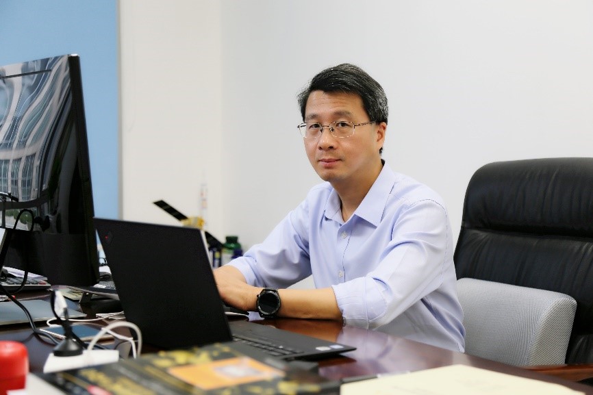 北航计算机学院院长刘旭东做点燃学生内心火焰的点灯人记北京航空航天