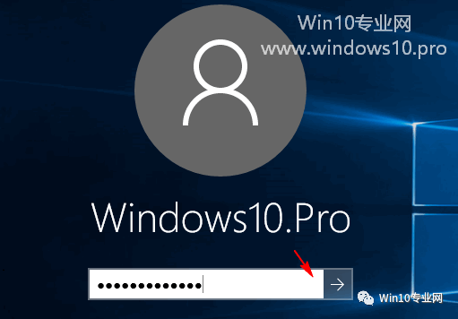 然后你按win   l快捷键锁屏后显示win10登录界面,再输入密码时,你在