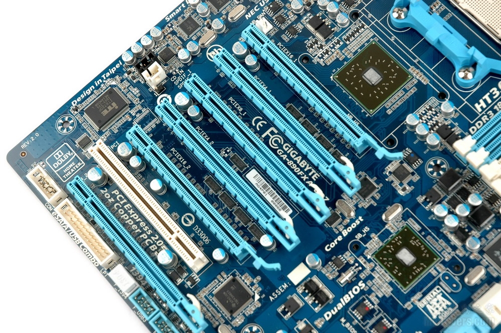 让我们从pci-e x16插槽开始. pci-e x16插槽的长度为8