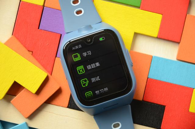 小米米兔机器人的发展史小米新品米兔儿童学习手表4评测功能丰富还