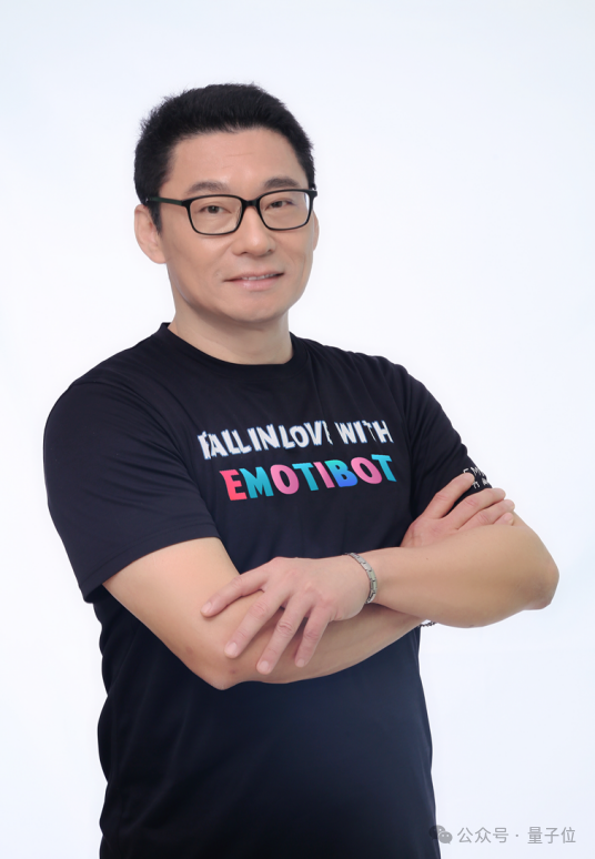 人及微软(亚洲)互联网工程院副院长,负责全亚洲必应搜索以及微软小冰