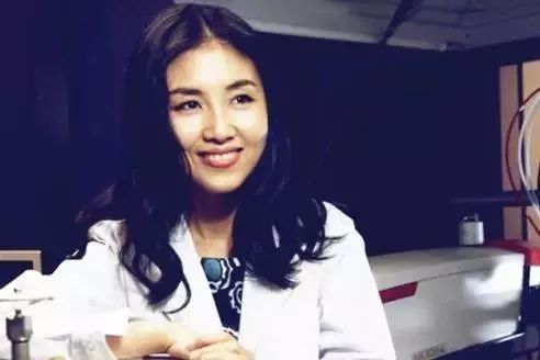 施一公教授的三位女弟子一师门三女英科研成果共长天一色
