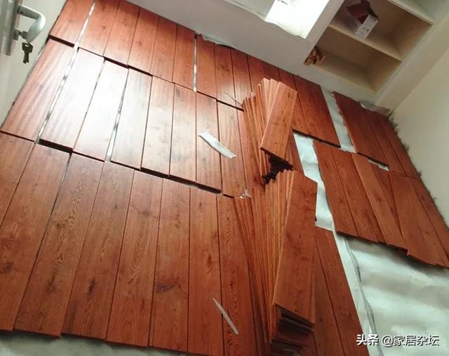 地板之间出现缝隙如何处理?