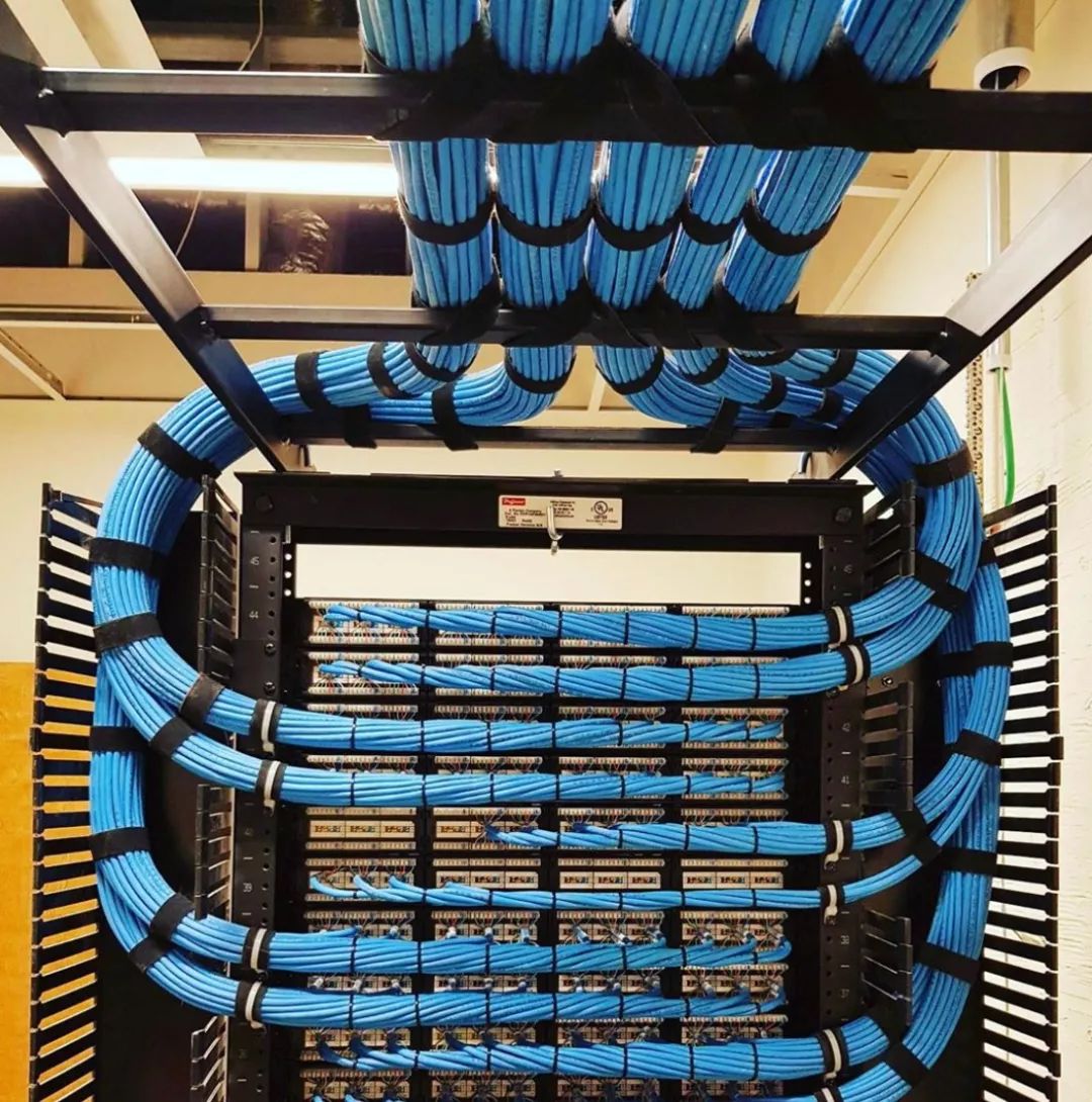 这是我见过的最美数据中心机房布线