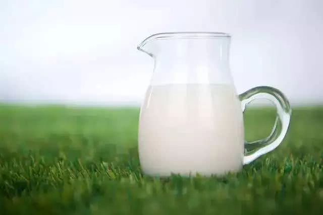 牛奶蛋白过敏VS乳糖不耐受，看完这篇终于分清了