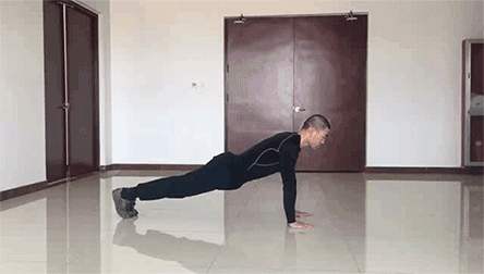 双手俯卧撑地推手成单手侧撑03注意事项直臂推手要连贯7俯卧收腿挥臂